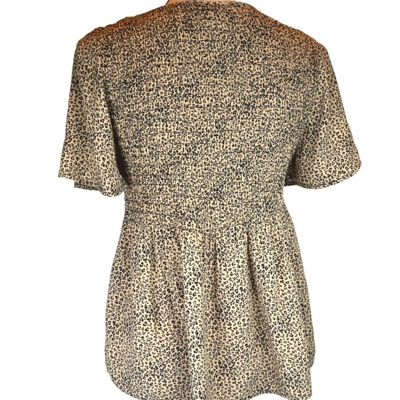 Kirious‎ LA Leopard Print Smocked Bodice Flutter Sleeve Babydoll Top, Medium - Picture 4 of 4